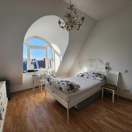 One Private Room Available In A Two Room Apartment In Tegel, 베를린 외부 사진